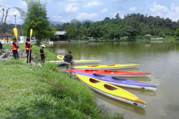 kayak144AD451-8155-C56C-DC2D-CC0390BD3A81.jpg
